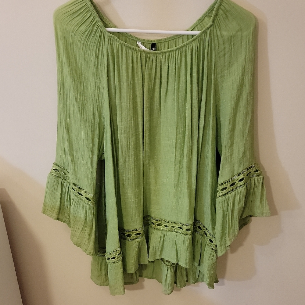 Counterparts Light Green Women's Blouse. Very Lightweight